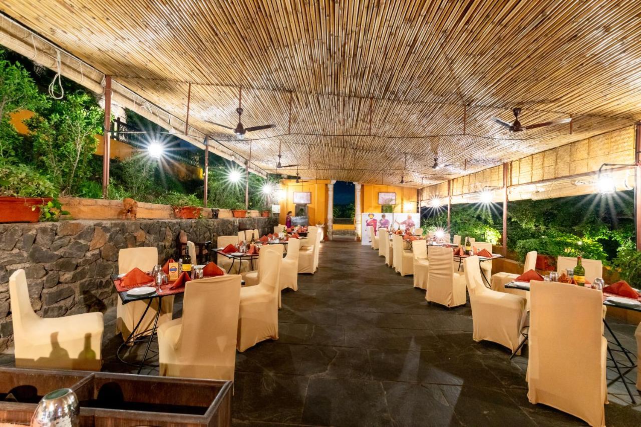 Fort Jadhavgadh -A Gadh Heritage Hotel Sasvad Exterior foto