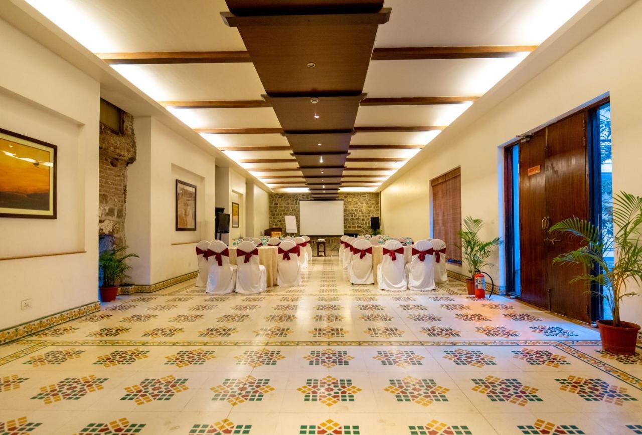 Fort Jadhavgadh -A Gadh Heritage Hotel Sasvad Exterior foto